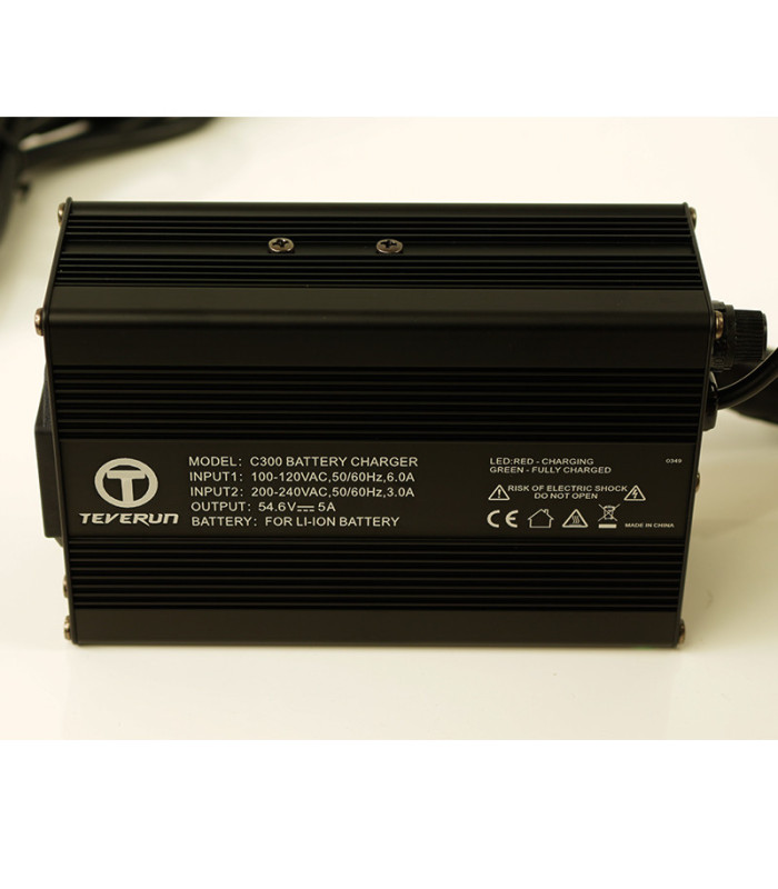 CARGADOR RÁPIDO BATERÍA 48V (5 AMPERIOS) PATINETE MASSCITY